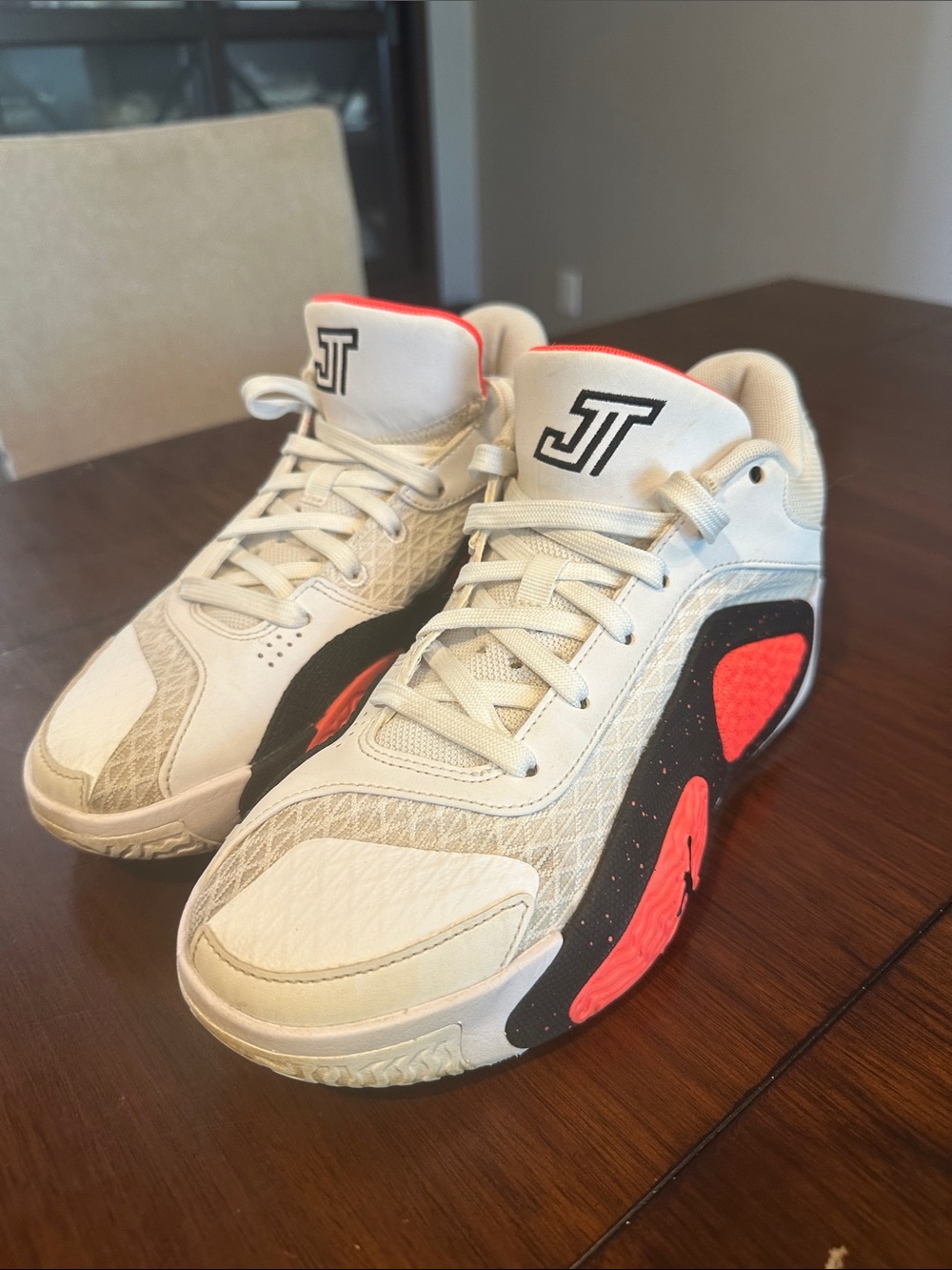 Jason Tatum Nike Sneakers with Black and Bright Coral Accents Youth 7 - Picture 3 of 4